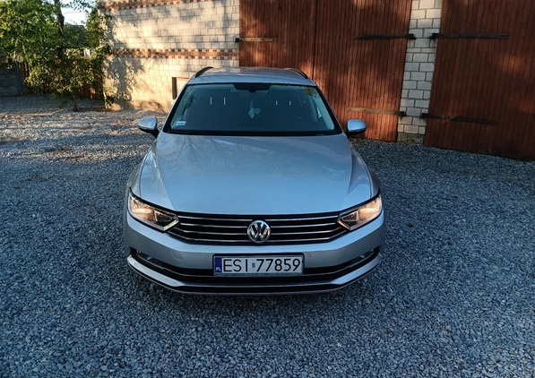 Volkswagen Passat cena 57600 przebieg: 312675, rok produkcji 2015 z Inowrocław małe 211